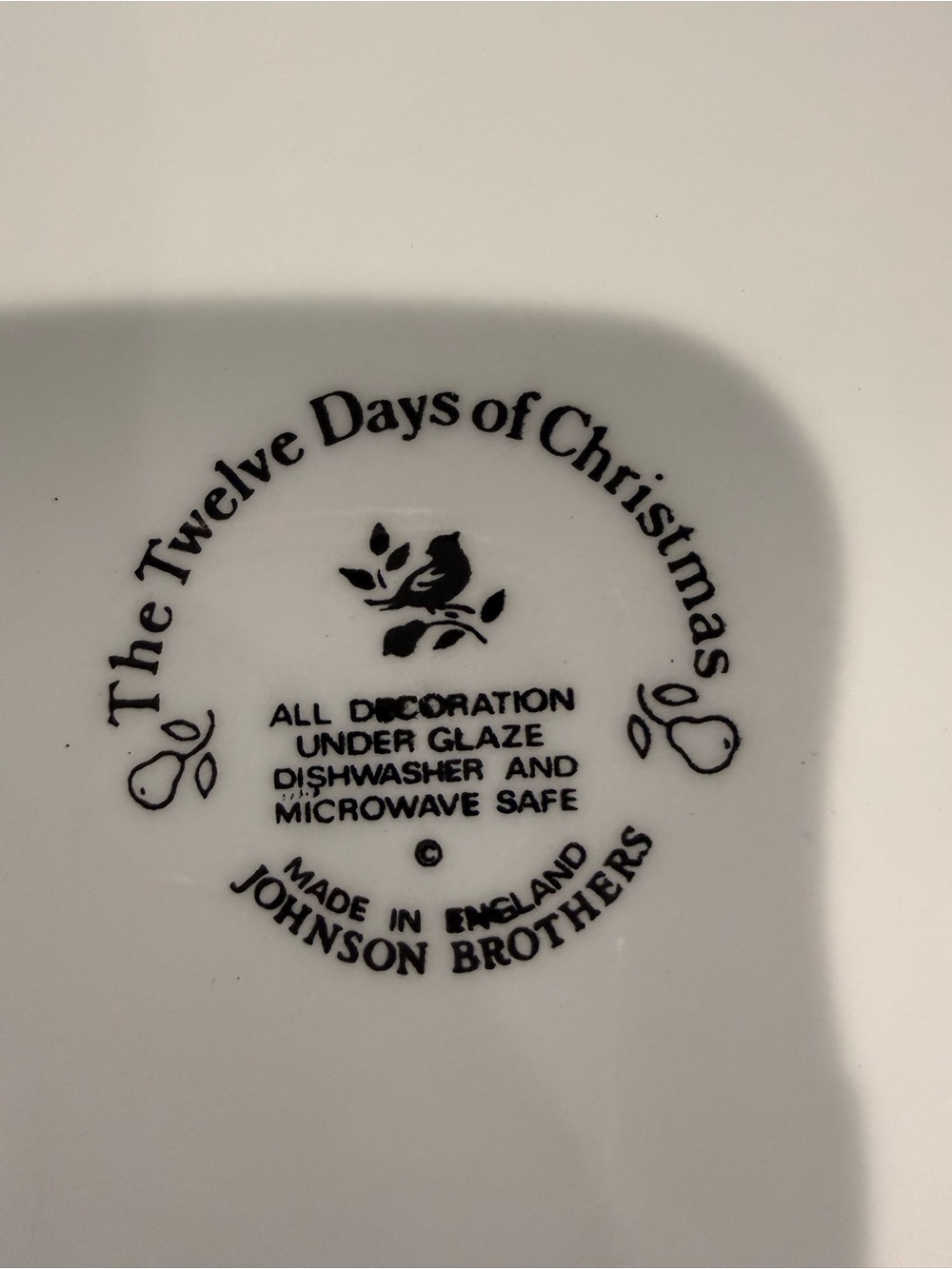 Johnson Brothers TWELVE DAYS OF CHRISTMAS porcelain dinner plates. - Picture 6 of 7